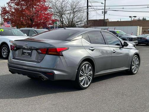 2023 Nissan Altima 2.5 SL