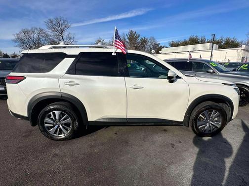 2024 Nissan Pathfinder SL 4WD