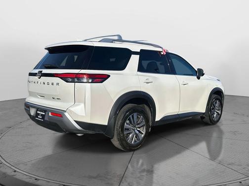2024 Nissan Pathfinder SL 4WD