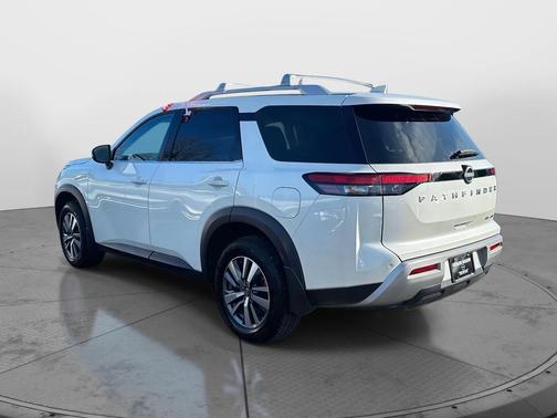 2024 Nissan Pathfinder SL 4WD