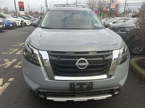 2025 Nissan Pathfinder Platinum 4WD