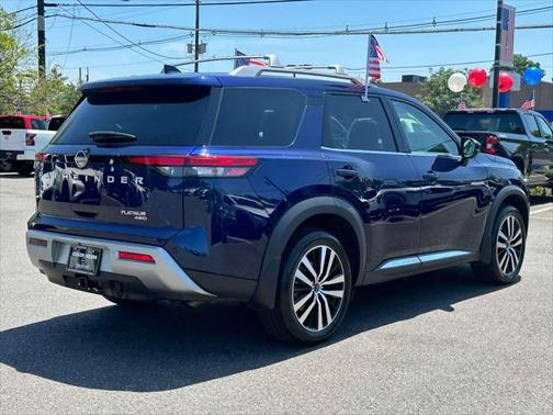 2023 Nissan Pathfinder Platinum 4WD