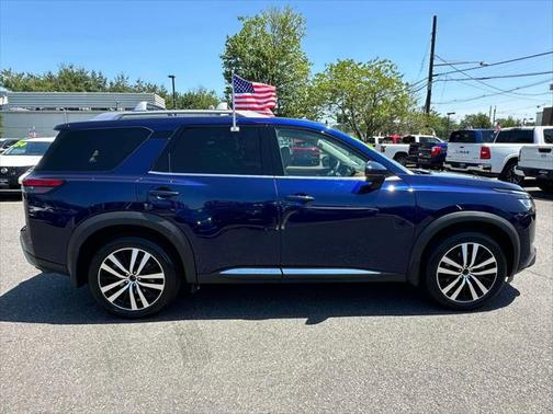 2023 Nissan Pathfinder Platinum 4WD