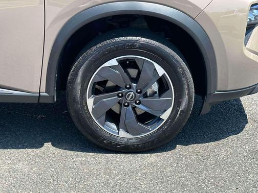 Baja Storm Metallic 2025 Nissan Rogue SV