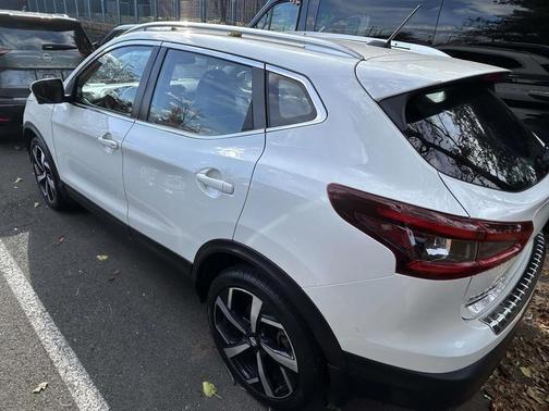 2022 Nissan Rogue Sport SL