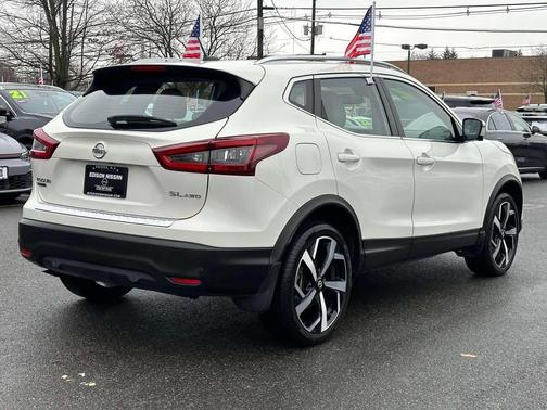2022 Nissan Rogue Sport SL