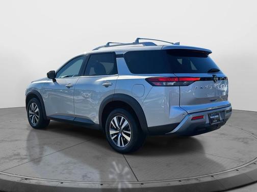 2024 Nissan Pathfinder SV 4WD