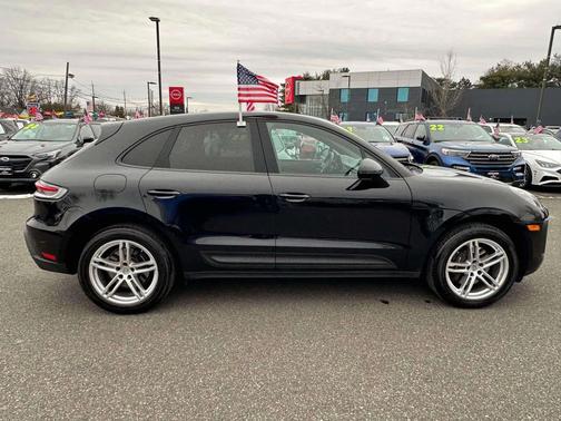 2024 Porsche Macan AWD