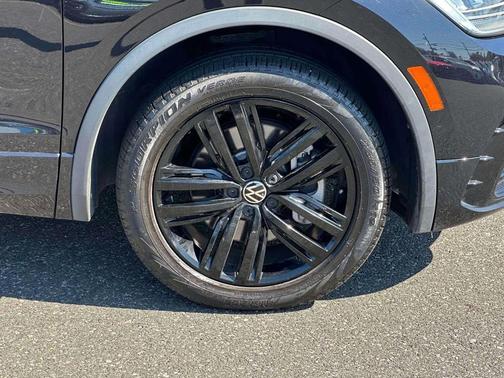 2022 Volkswagen Tiguan 2.0T SE R-Line Black 4MOTION