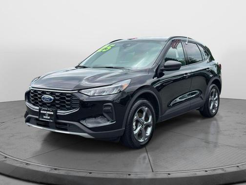 Agate Black Metallic 2025 Ford Escape ST-Line