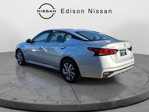 2022 Nissan Altima S FWD