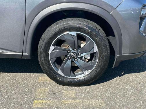 Gun Metallic 2025 Nissan Rogue SV