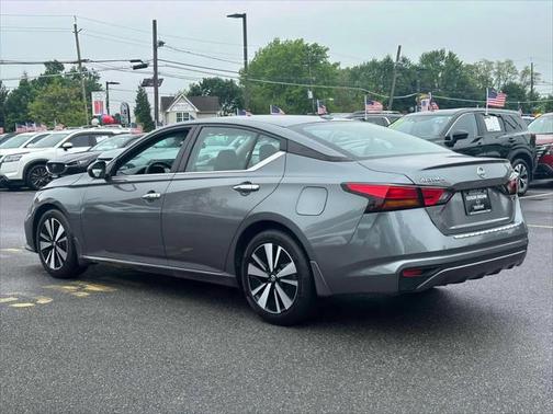 2022 Nissan Altima 2.5 SV