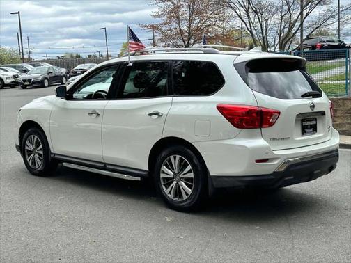 2019 Nissan Pathfinder SV