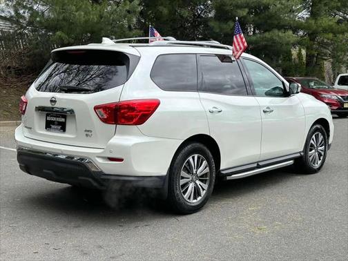 2019 Nissan Pathfinder SV