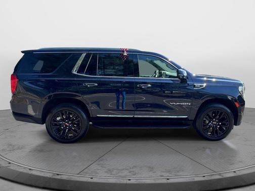 Midnight Blue Metallic 2024 GMC Yukon SLT