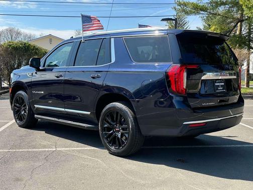 Midnight Blue Metallic 2024 GMC Yukon SLT
