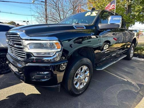 2024 RAM 2500 Laramie Crew Cab 4x4 6'4' Box
