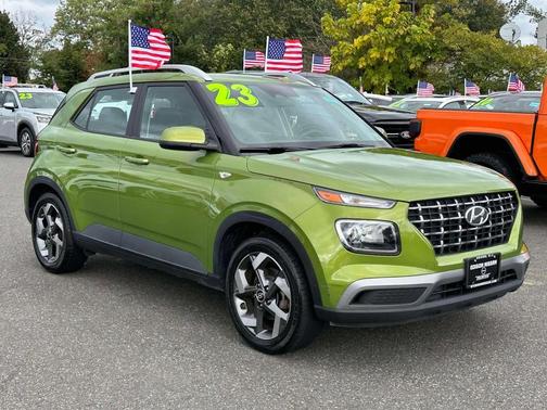 2023 Hyundai VENUE SEL