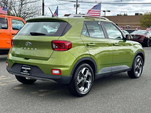 2023 Hyundai VENUE SEL