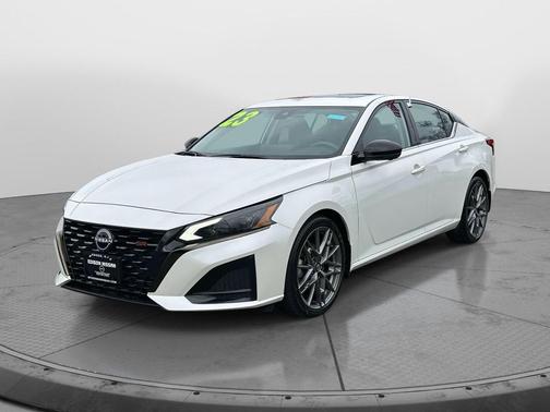 2023 Nissan Altima SR VC-Turbo FWD