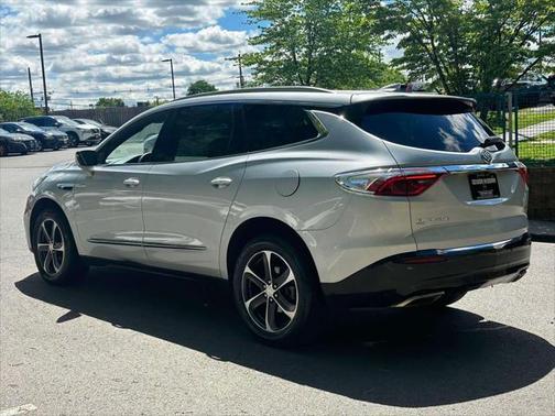 2022 Buick Enclave AWD Essence