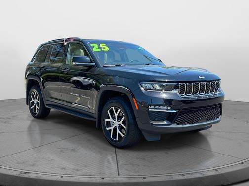 Diamond Black Crystal Pearlcoat 2025 Jeep Grand Cherokee Limited