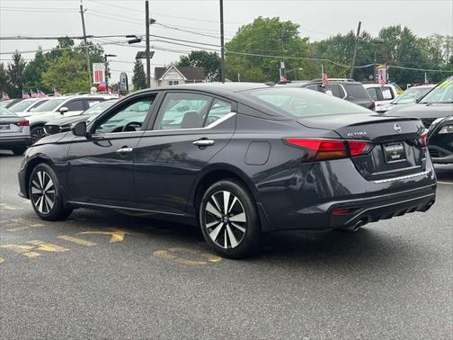 2022 Nissan Altima 2.5 SV