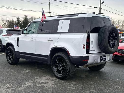 2025 Land Rover Defender 110 P300