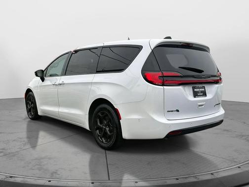 2024 Chrysler Pacifica Hybrid S Appearance Pkg