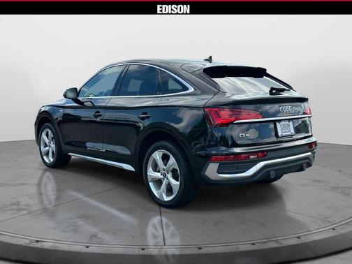 Mythos Black Metallic 2024 Audi Q5 45 S line Premium
