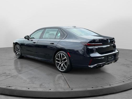 2023 BMW 760 i xDrive