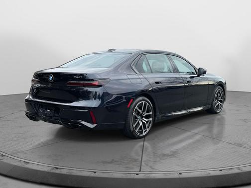 2023 BMW 760 i xDrive