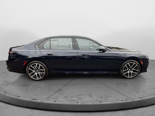 2023 BMW 760 i xDrive