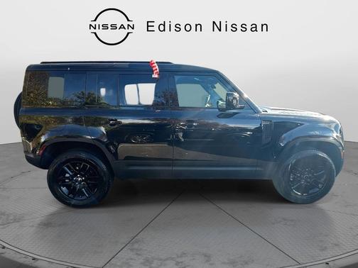 2025 Land Rover Defender 110 P300