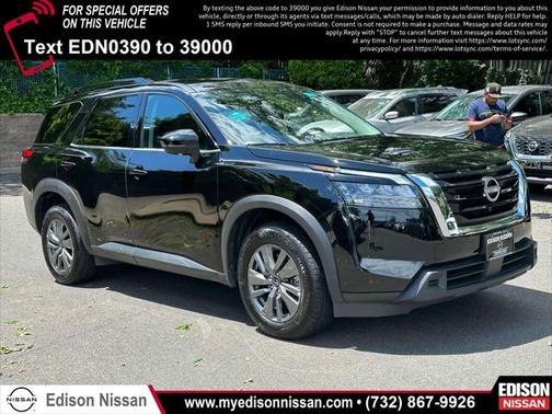 2024 Nissan Pathfinder SV 4WD