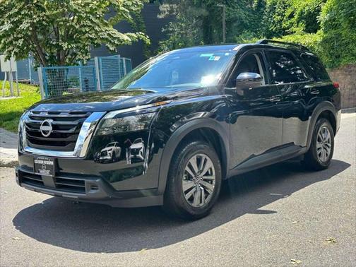 2024 Nissan Pathfinder SV 4WD