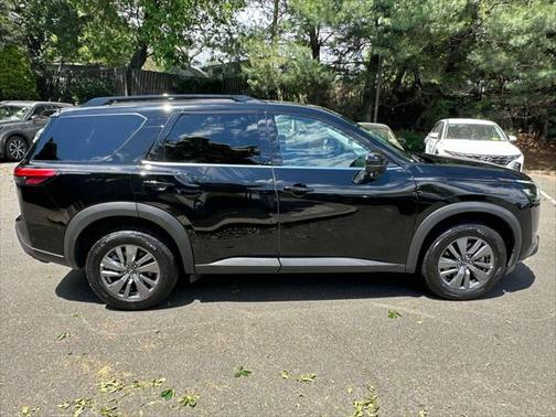 2024 Nissan Pathfinder SV 4WD