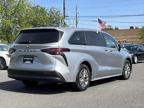 2021 Toyota Sienna LE