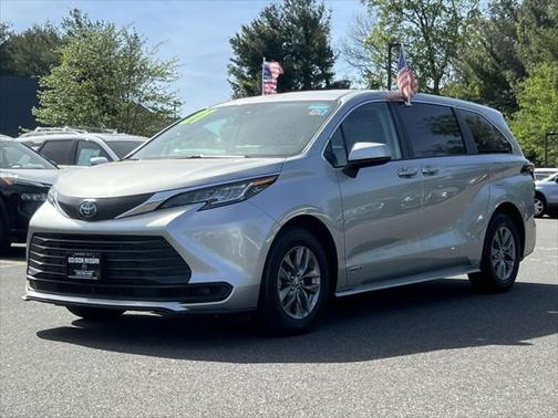 2021 Toyota Sienna LE