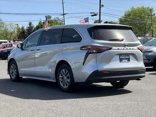 2021 Toyota Sienna LE
