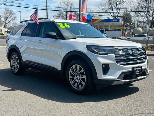 Star White Metallic Tri-Coat 2026 Ford Explorer Active