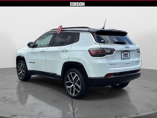 Bright White Clearcoat 2025 Jeep Compass Limited