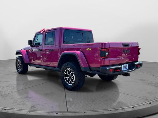 Tuscadero Pearlcoat 2024 Jeep Gladiator Rubicon