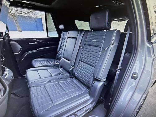 2022 Cadillac Escalade Sport Platinum