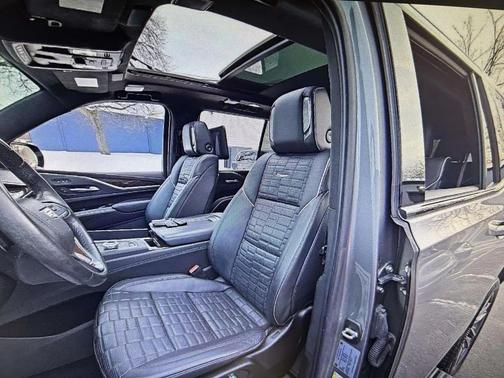 2022 Cadillac Escalade Sport Platinum