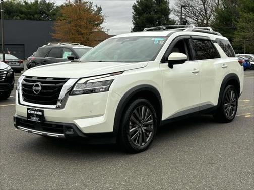 2022 Nissan Pathfinder SL 4WD