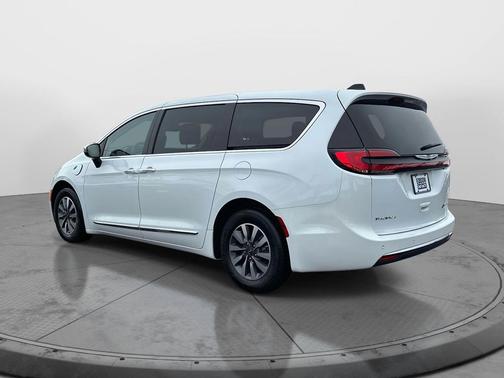 2023 Chrysler Pacifica Hybrid Limited
