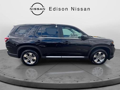 2023 Honda Pilot AWD EX-L 7 Passenger