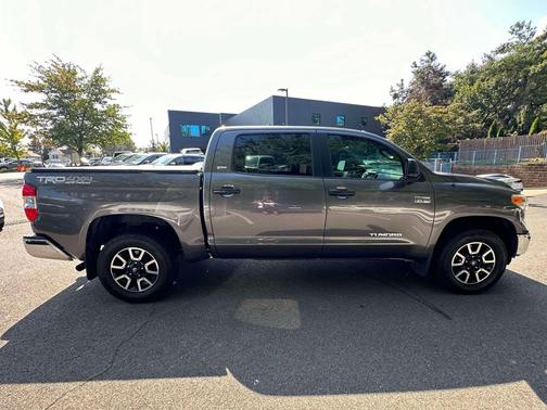 2017 Toyota Tundra SR5